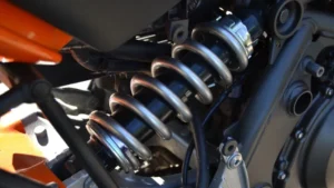 Servicio de suspensión automotriz